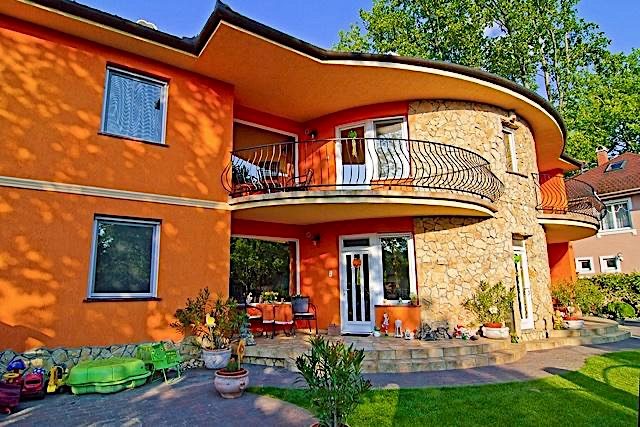 AB Apartmanok (S)