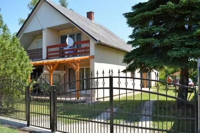 Balatonpartiházak (28)