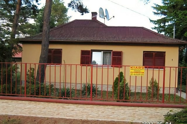Balatonpartiházak (2)
