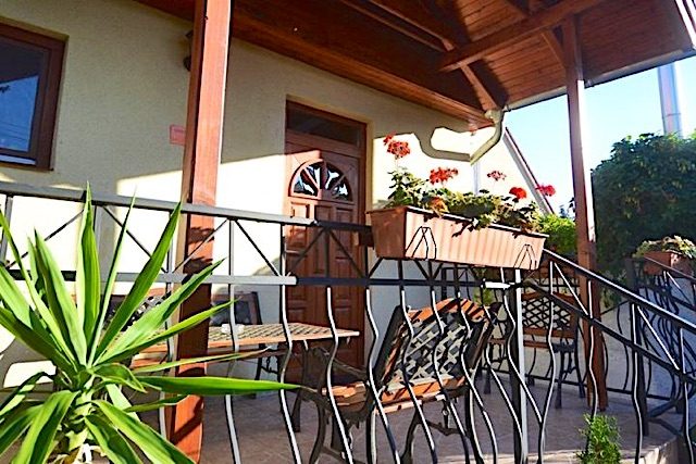 Almádi Apartmanház