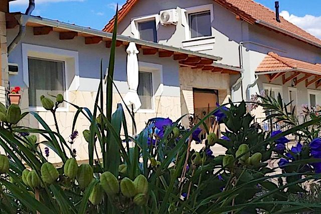 Aranyhal Apartman