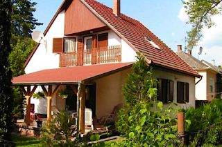Balatonpartiházak (9)