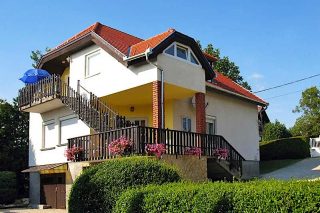 Balaton Apartmanház