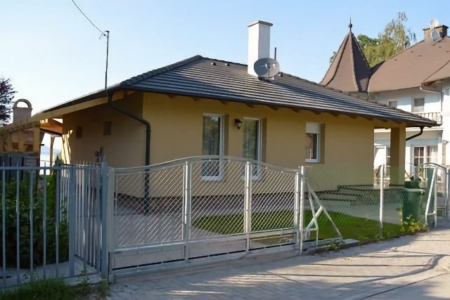 Balatonpartiházak (10)