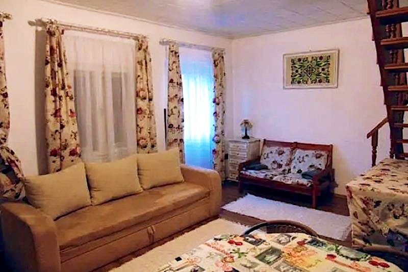 Üvegműves Apartman