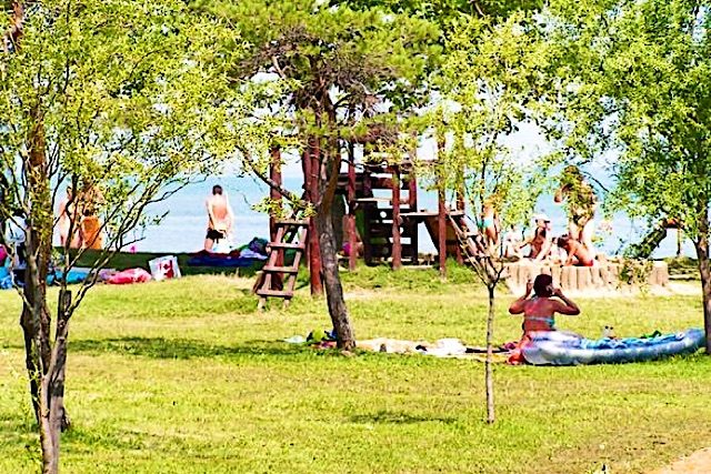 BalatonpartiHázak